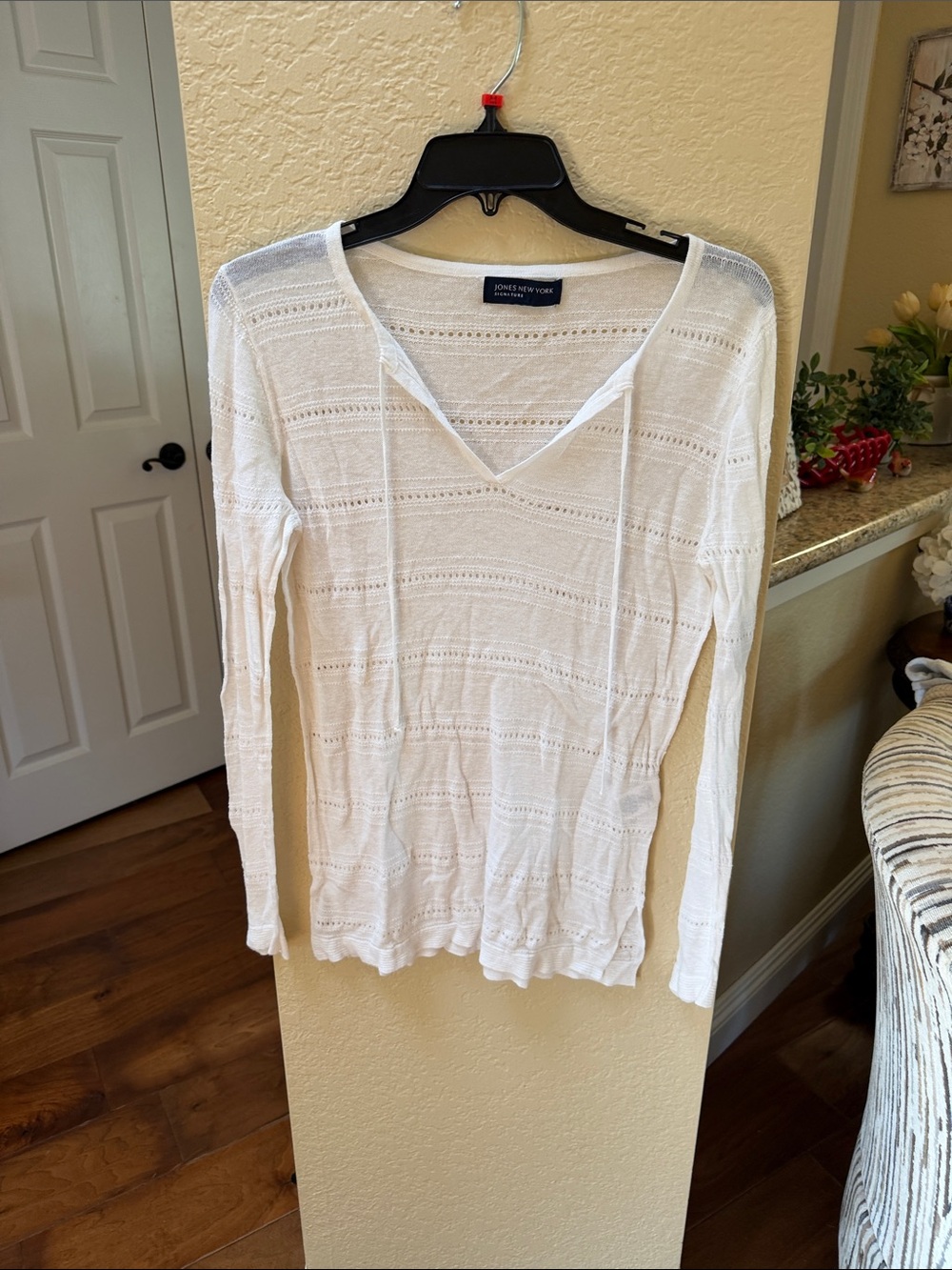Jones New York White V-Neck Lightweight Knit Hoodie
